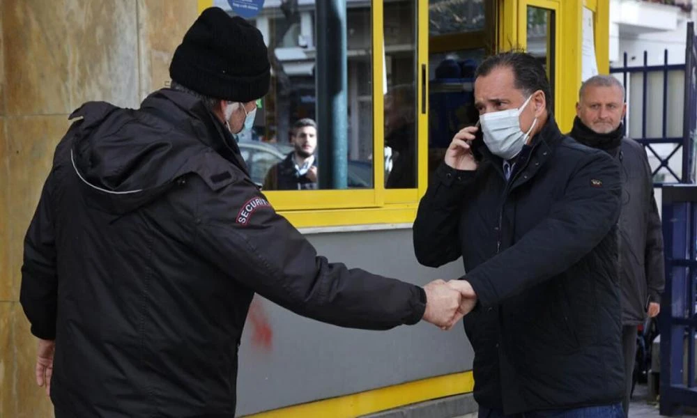 Αιφνιδιαστική επίσκεψη του Άδωνι Γεωργιάδη στο νοσοκομείο «Ευαγγελισμός» (Εικόνες)